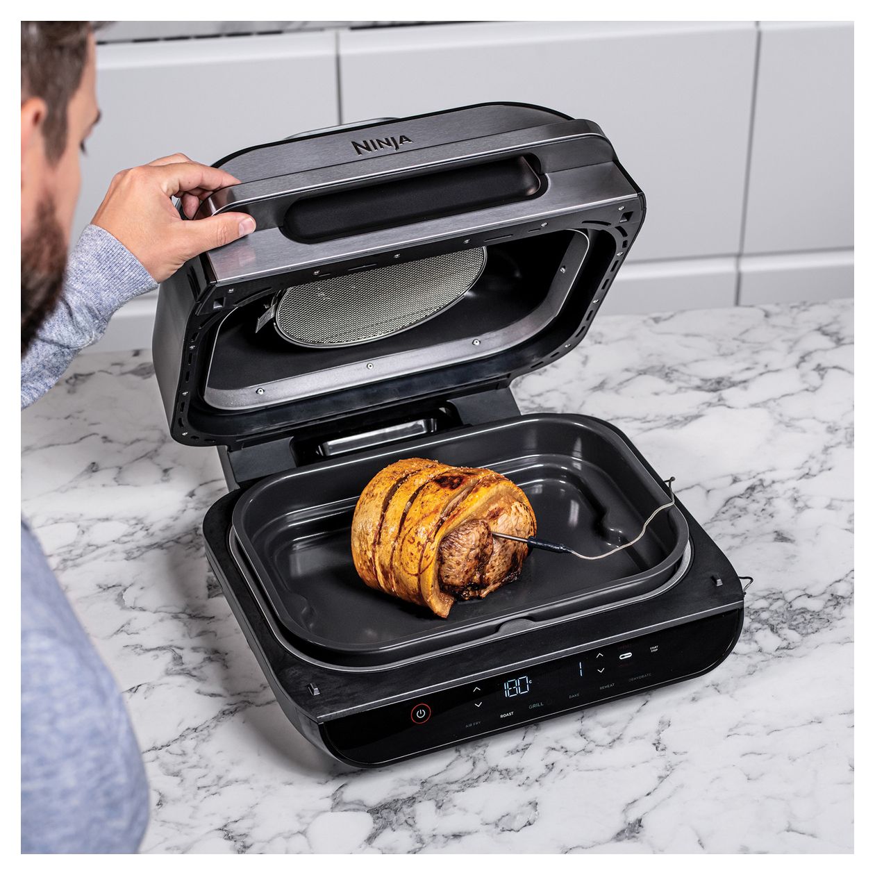 AG551EU Heißluftfritteuse 5,7 l 2460 W  (Schwarz, Grau) 