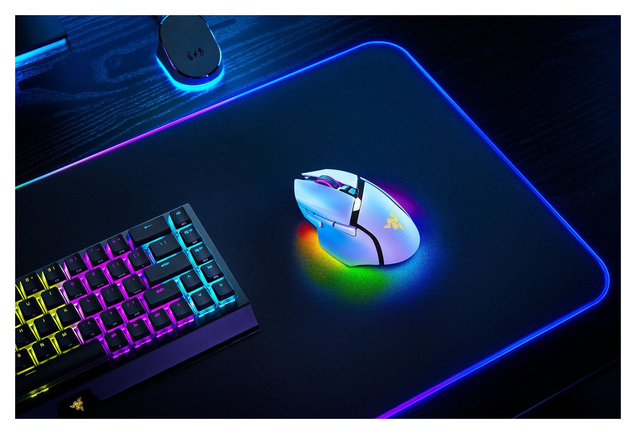 Basilisk V3 Pro 30000 DPI Gaming Maus Optisch  (Weiß) 