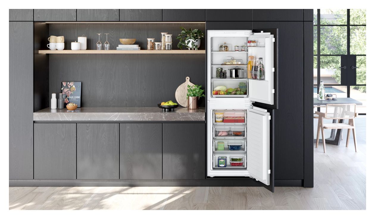 iQ100 KI85NNFE0 150 l / 99 l 177,5 cm Einbau Kühl-/Gefrierkombination 239 kWh NoFrost 