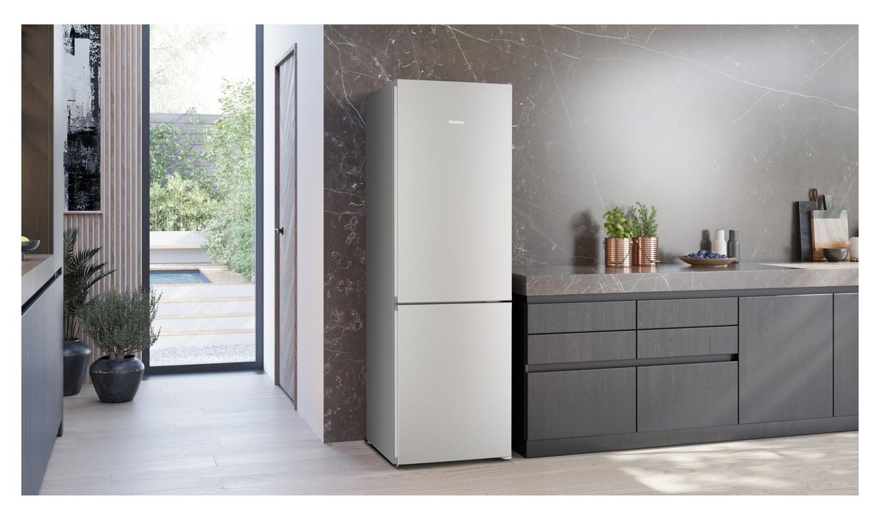 iQ300 KG36NVIBG 218 l / 103 l Kühl-Gefrierkombi freistehend NoFrost 127 kWh Jahr  (Gebürsteter Stahl) 