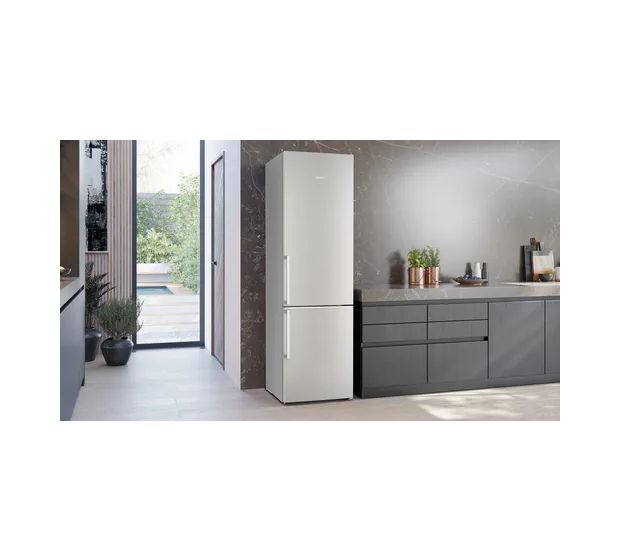 iQ500 KG39NAIAU 260 l / 103 l Kühl-Gefrierkombi freistehend NoFrost 112 kWh Jahr  (Gebürsteter Stahl) 