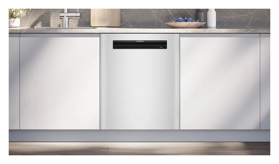 IQ500 SN15EW06CS 60 cm Geschirrspüler teilintegriert (ohne Front) Sehr leise 14 Maßgedecke aquaStop Funktion Heat exchanger/Drying assistant 