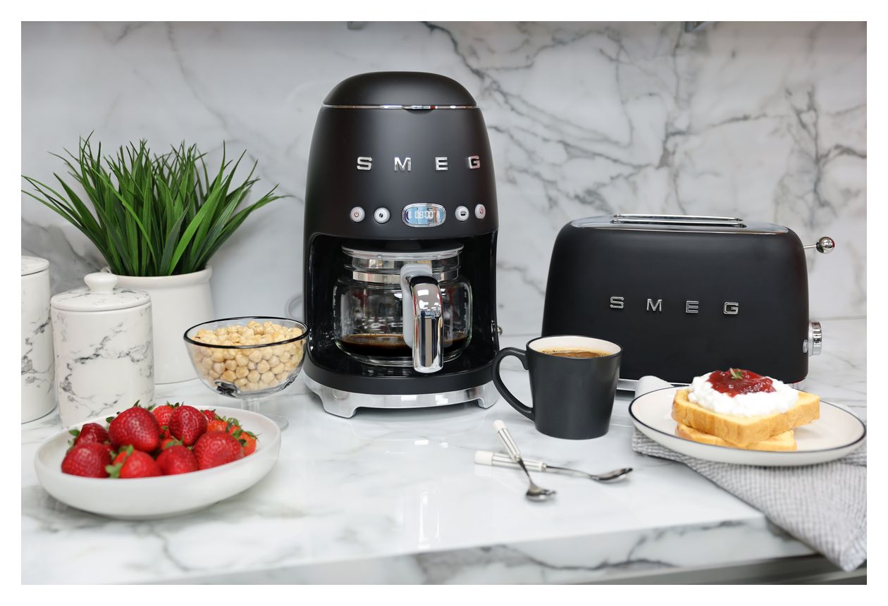 DCF02BLMEU 10 Tassen Filterkaffeemaschine 1,4 l  (Schwarz) 