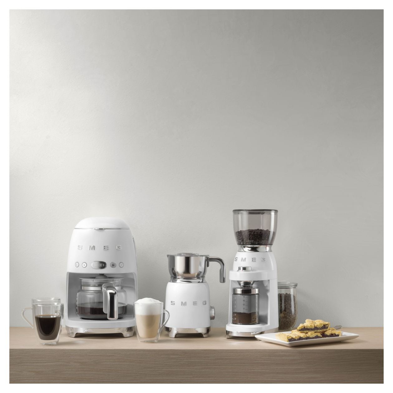 DCF02WHEU 10 Tassen Filterkaffeemaschine 1,4 l  (Weiß) 