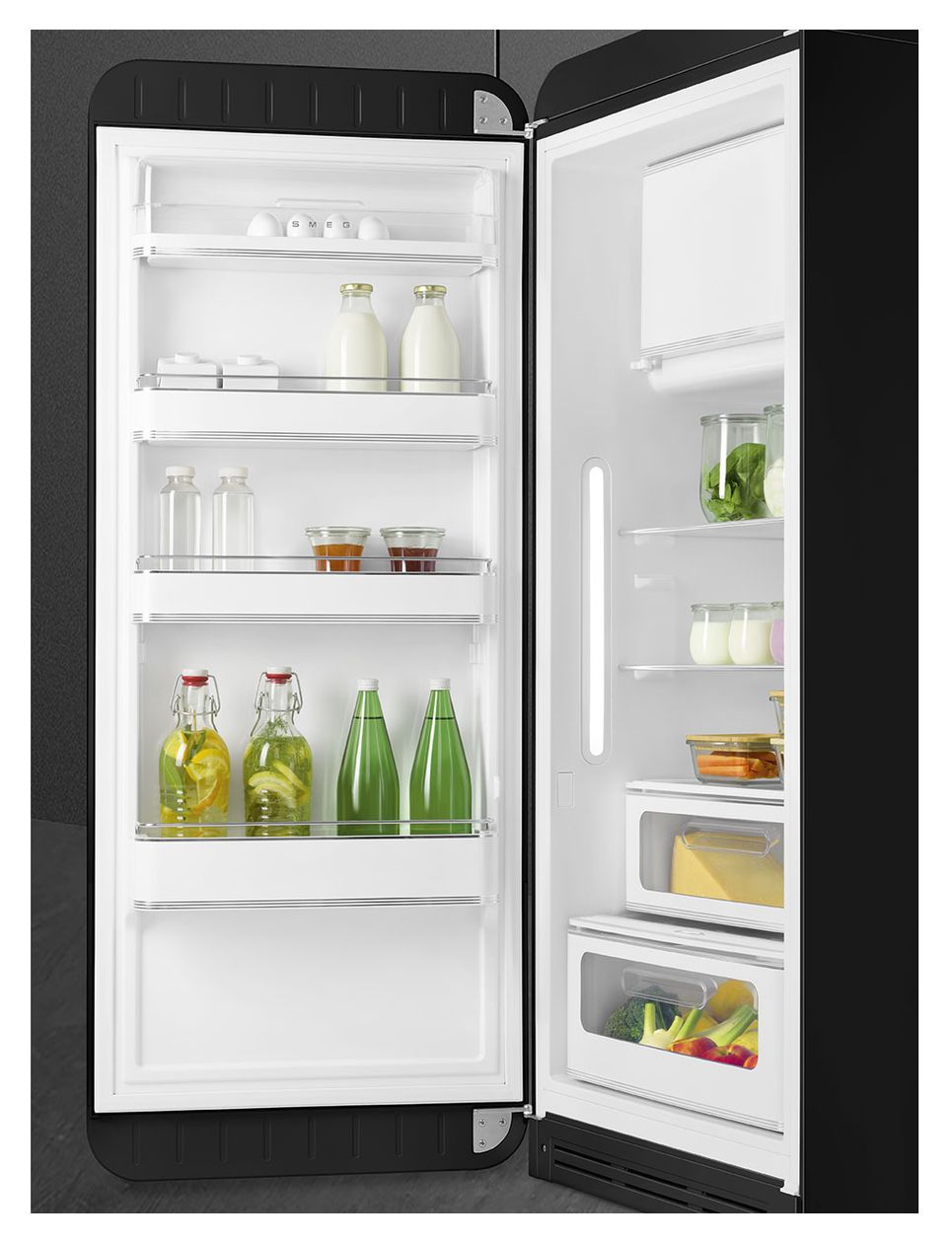 FAB28LBL6 270 l / 244 l Kühlschrank freistehend EEK: C 104 kWh Jahr  (Schwarz) 