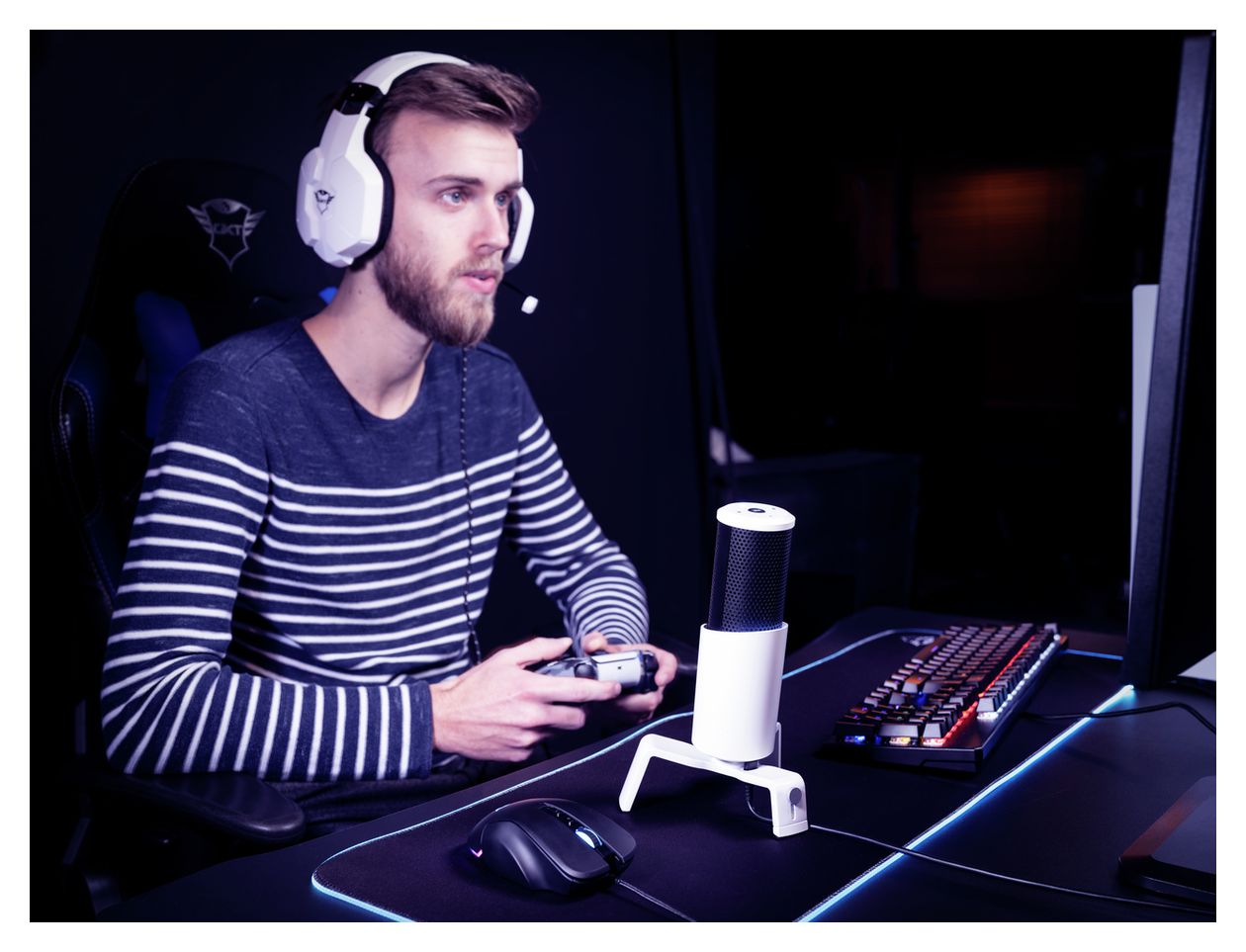 GXT258 Fyru Kabelgebunden 48 kHz USB  (Schwarz, Weiß) 
