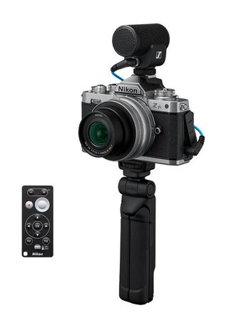 Nikon Z fc Vlogger Kit 21 MP MILC 7,5 cm Wlan Bluetooth f&uuml;r 1.279,00 Euro