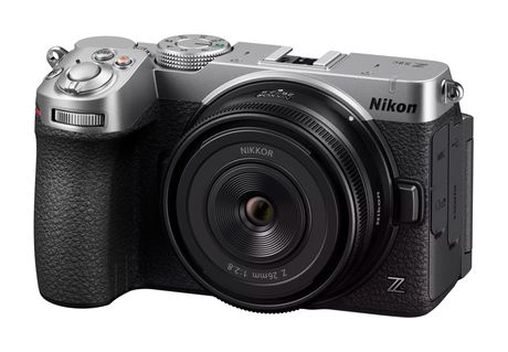 Nikon Z5IIC Body 25 MP MILC 8 cm Wlan Bluetooth  (Silber) f&uuml;r 1.549,00 Euro