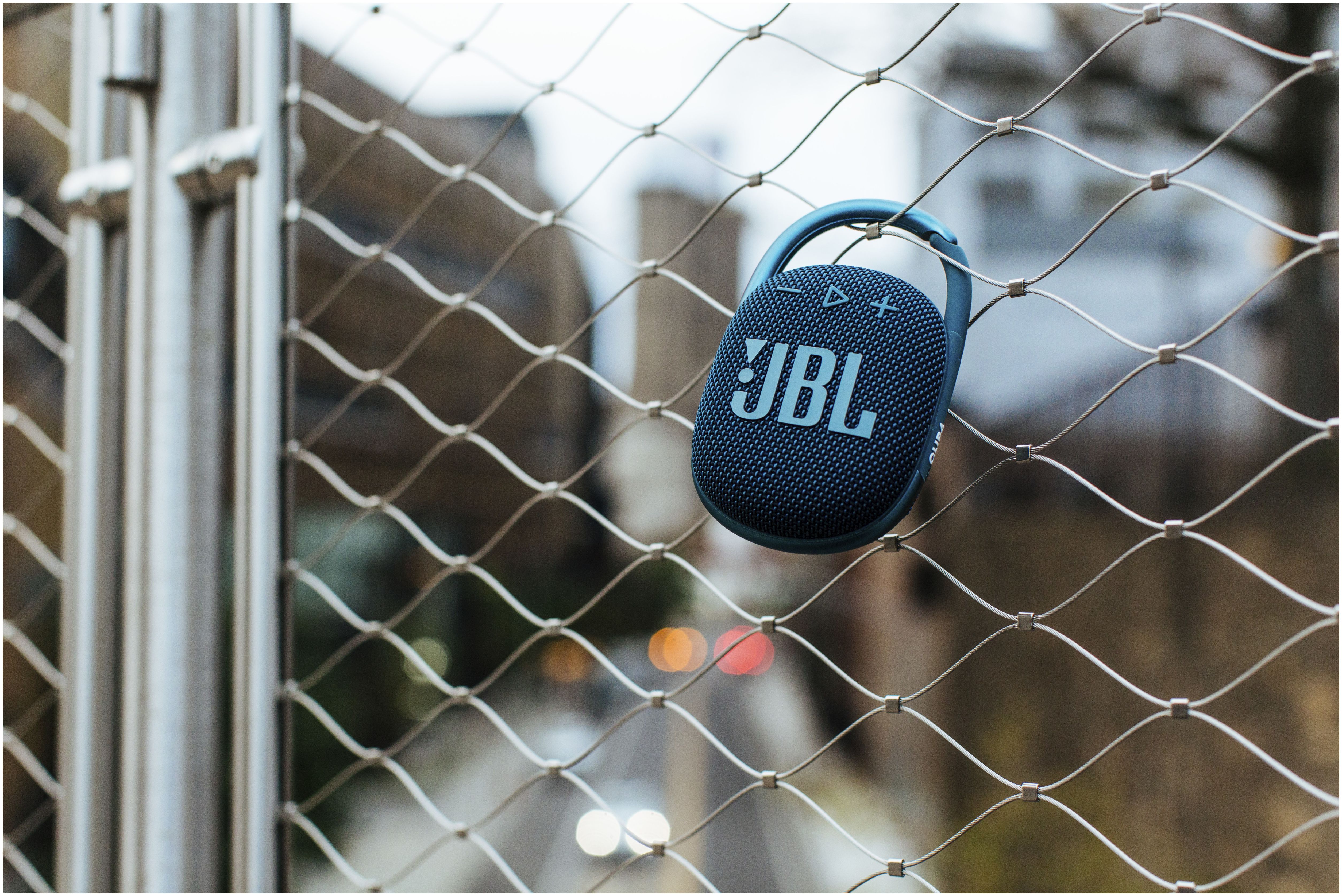JBL Clip 4 Bluetooth Lautsprecher Wasserdicht IP67 (Schwarz) von expert  Technomarkt
