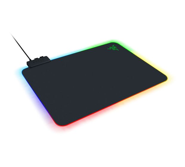 Razer Firefly V2 Mauspad  (Schwarz) f&uuml;r 42,99 Euro