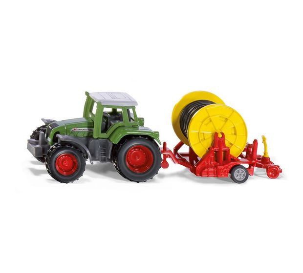 Siku Traktor mit Bewässerungshaspel f&uuml;r 8,99 Euro