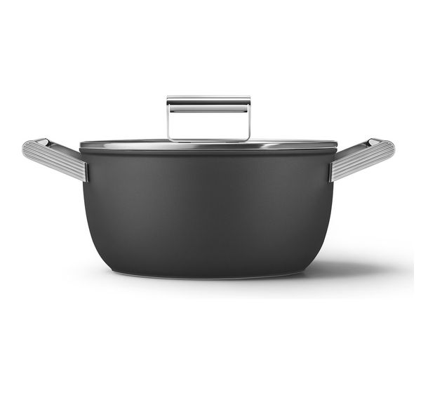 Smeg CSF2412BLM Schmortopf 50's Style 24 cm Keramik beschichtet für alle Herdplatten und Backöfen bis 250° mit Glas-Deckel   (Schwarz) f&uuml;r 189,00 Euro