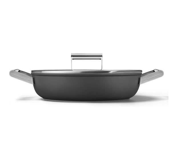 Smeg DPF2812BLM Schmorpfanne 50's Style 28 cm Keramik beschichtet für alle Herdplatten und Backöfen bis 250° mit Glas-Deckel   (Schwarz) f&uuml;r 158,99 Euro