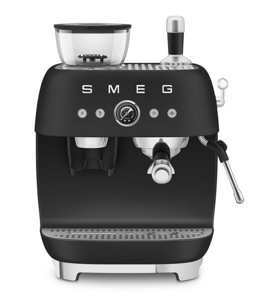 Smeg EGF03BLMEU Siebträger Kaffeemaschine 15 bar 1650 W  (Schwarz) f&uuml;r 753,00 Euro