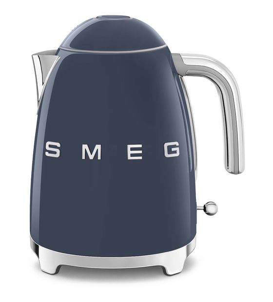Smeg KLF03NBEU 1,7 l Wasserkocher 2400 W  (Blau, Chrom) f&uuml;r 141,99 Euro