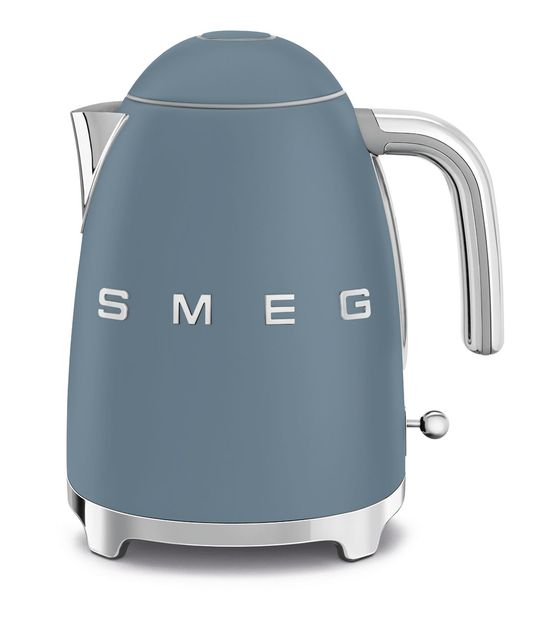 Smeg KLF03SBMEU 1,7 l Wasserkocher 2400 W  (Blau) f&uuml;r 166,99 Euro