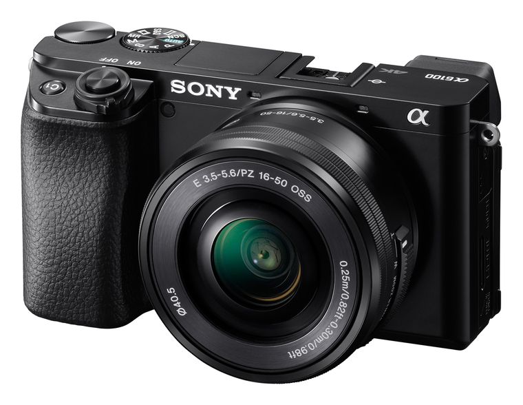 Sony Alpha 6100 Kit 16-50 mm 25 MP MILC 7,5 cm WLAN Bluetooth  (Schwarz) f&uuml;r 903,00 Euro